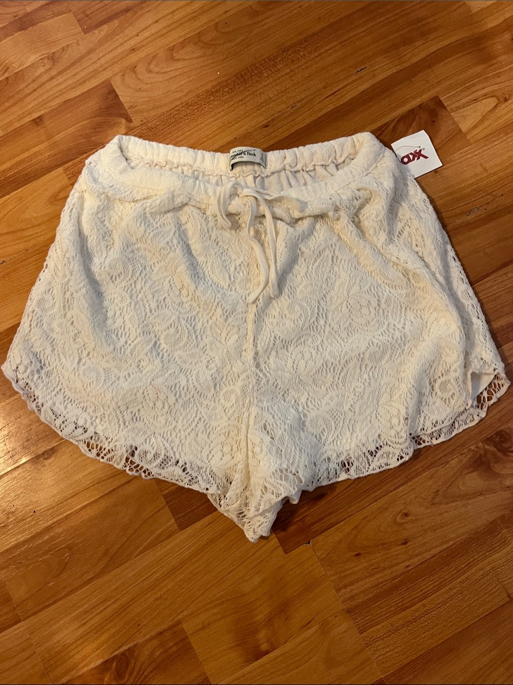 Lace Overlay Elastic Waist Shorts in Cream
